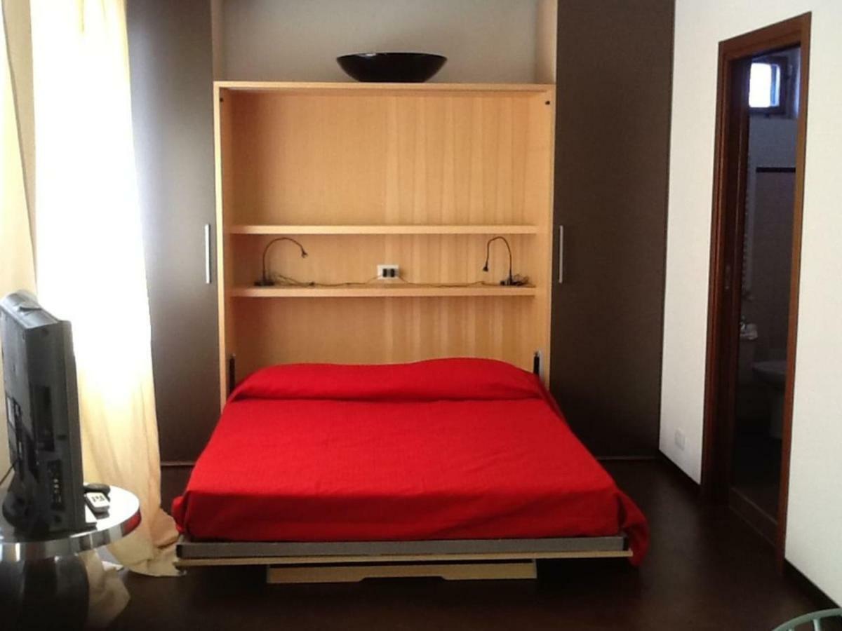 バーリCasa Turatiアパートメント エクステリア 写真